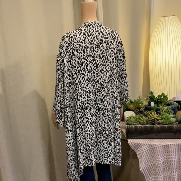 PTP 29 inches length 45” cheetah print duster - Picture 6 of 10